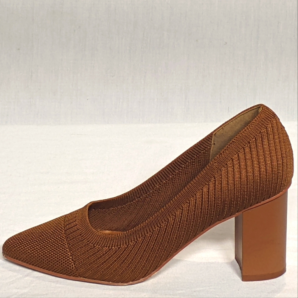 NEW Coutgo Womens Knit Pointed Toe Block Heel Unique & Stunning Sz 5.5 brown
